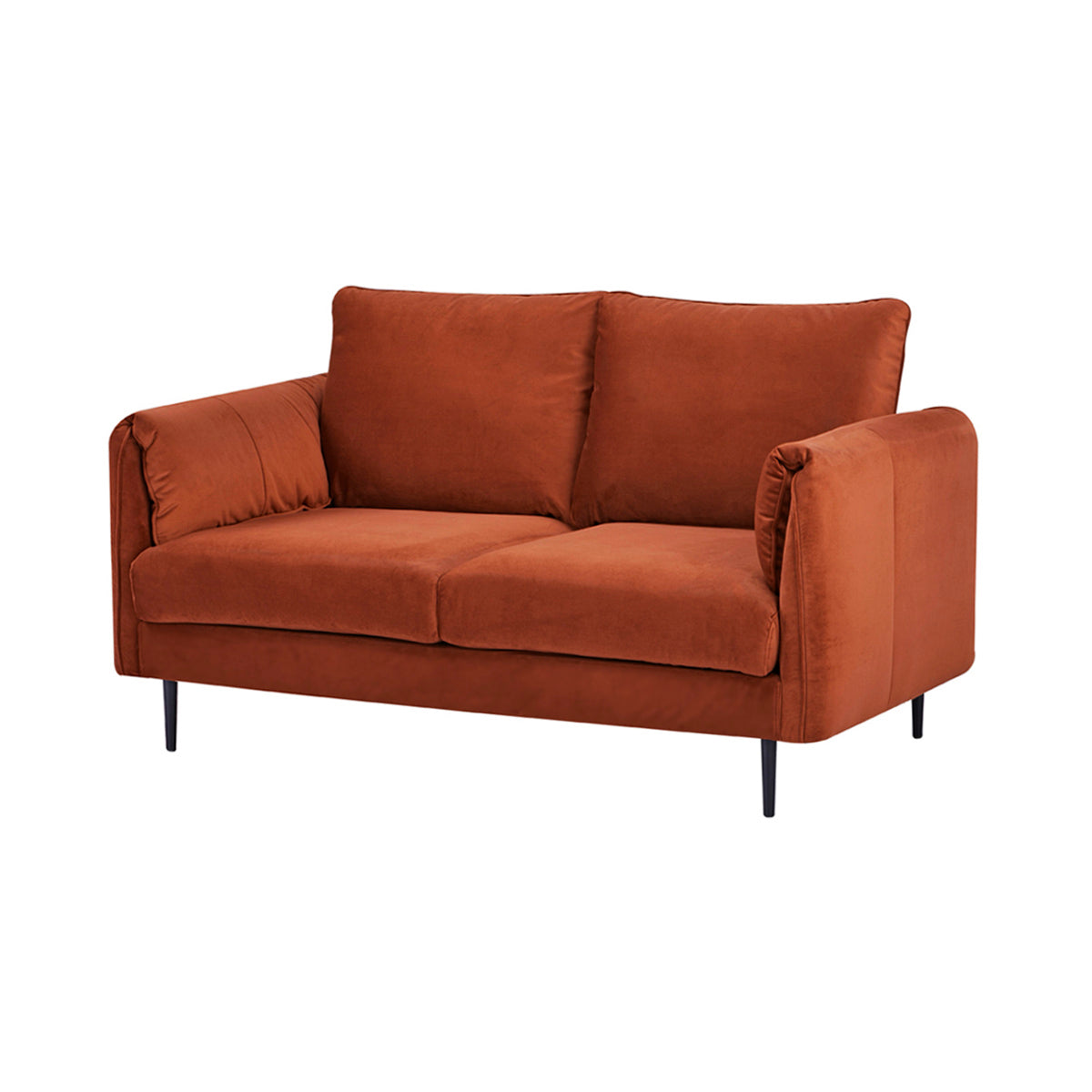 Canapé 2 places en velours terracotta avec accoudoirs fins et pieds noirs en métal, design compact et chaleureux, idéal pour petit salon ou coin lecture moderne.